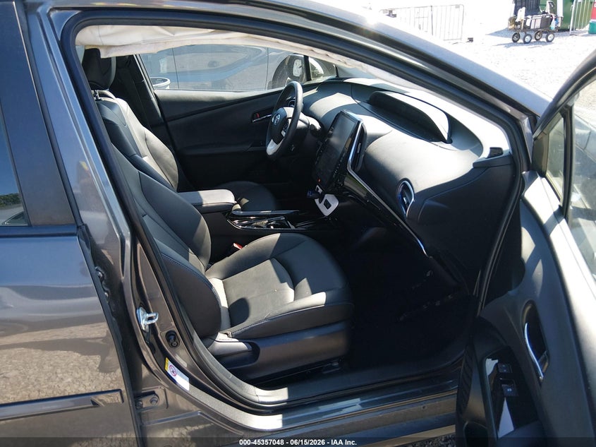 2018 TOYOTA PRIUS FOUR TOURING — Фото 5