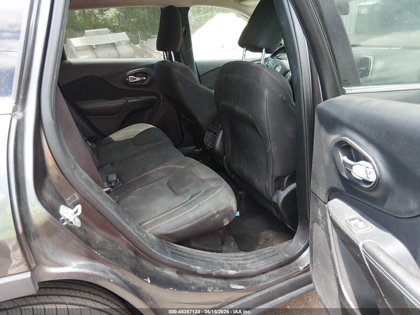 2016 JEEP CHEROKEE auction photo 8