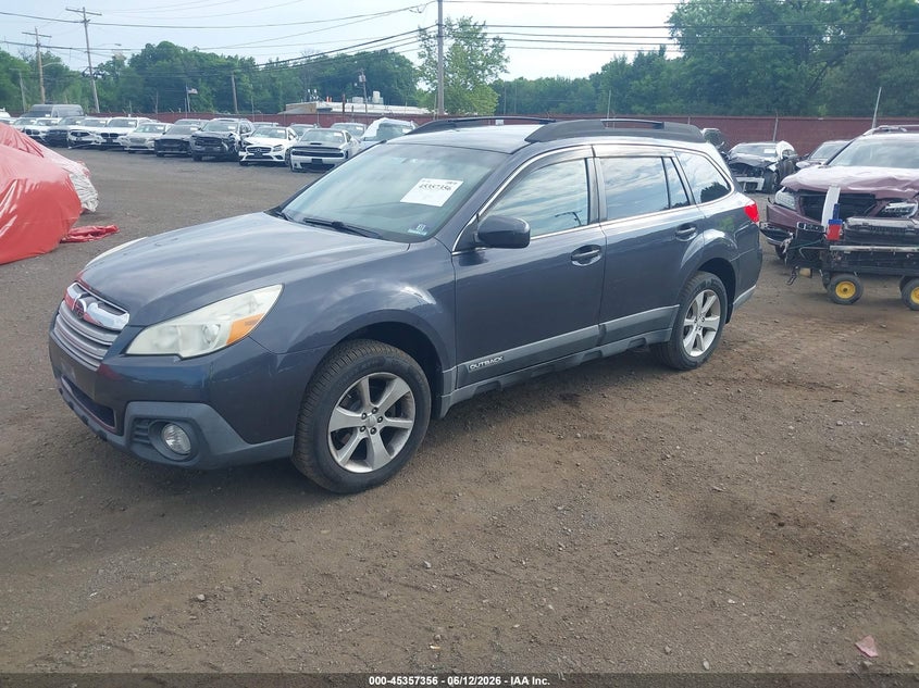 2013 SUBARU OUTBACK auction photo 2
