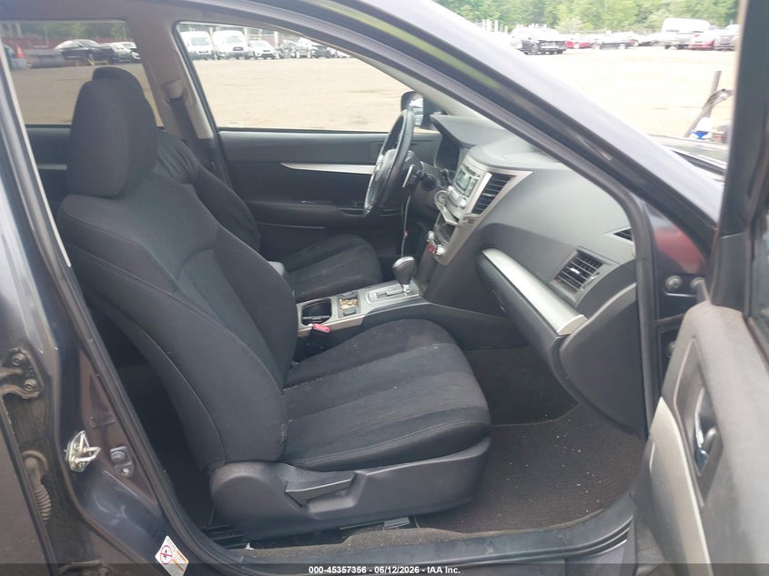 2013 SUBARU OUTBACK auction photo 5