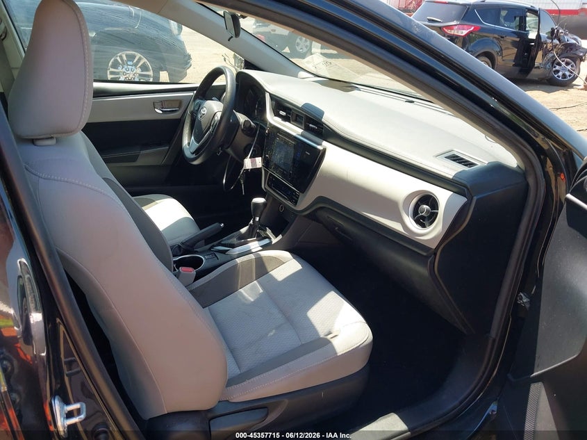 2017 TOYOTA COROLLA auction photo 5