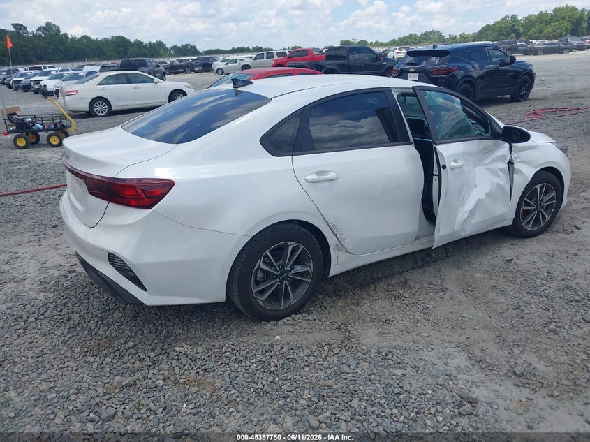 VIN 3KPF24AD0RE793348 2024 KIA FORTE LXS