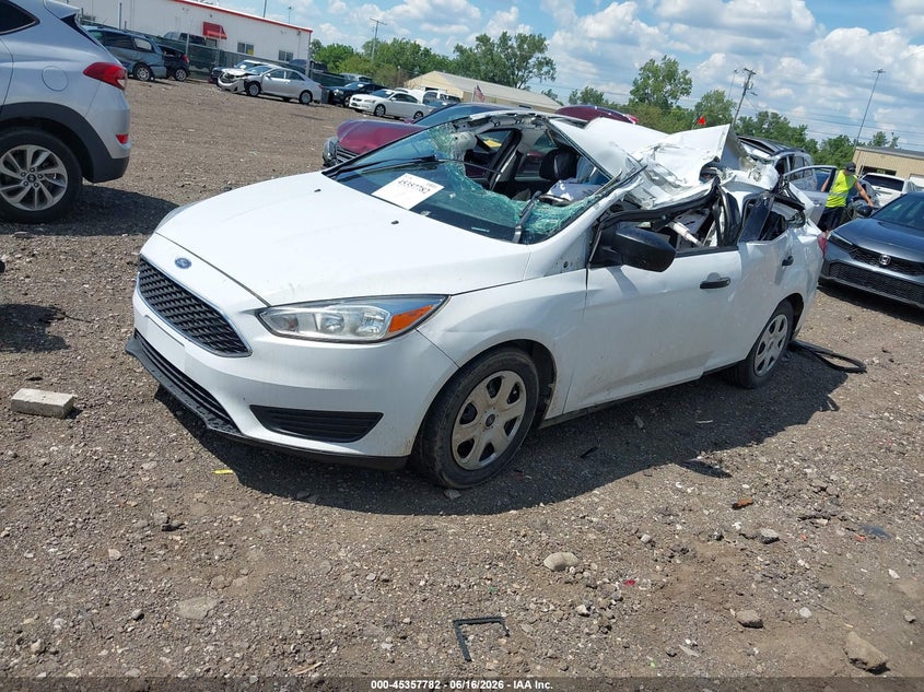 VIN 1FADP3E22JL326459 2018 FORD FOCUS S