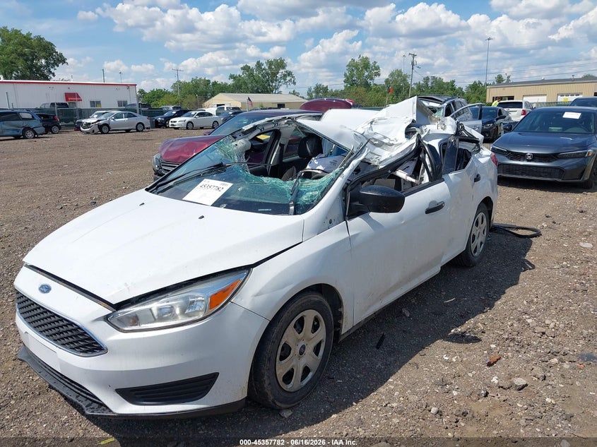 VIN 1FADP3E22JL326459 2018 FORD FOCUS S