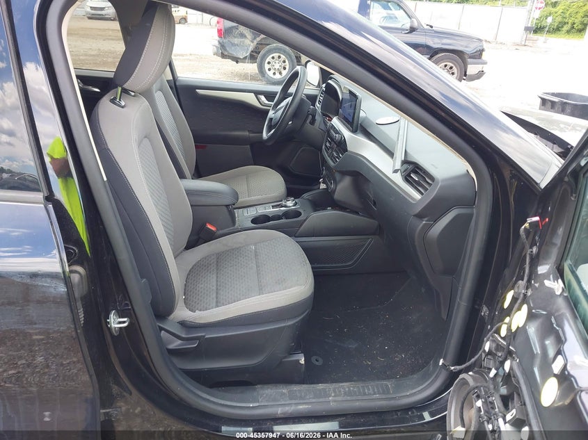 VIN 1FMCU0G60LUB23219 2020 FORD ESCAPE SE