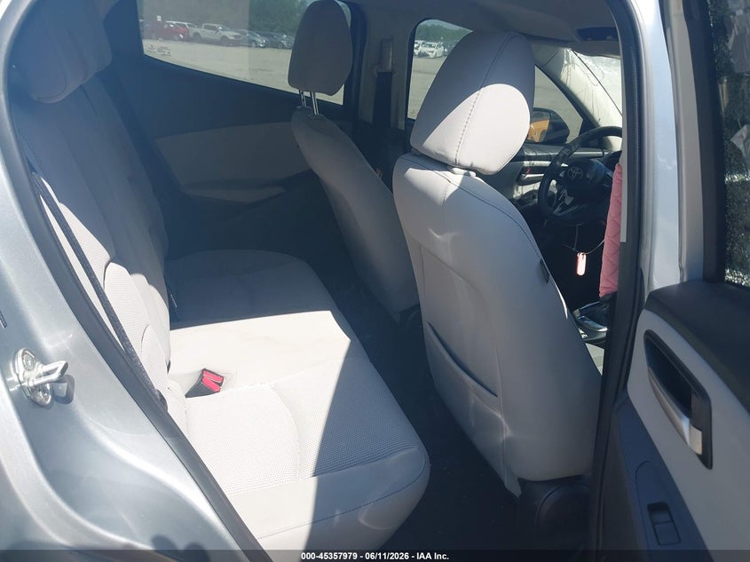 2019 TOYOTA YARIS auction photo 8