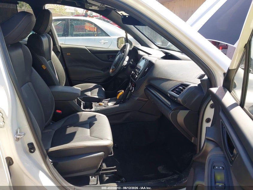 2023 SUBARU FORESTER auction photo 5
