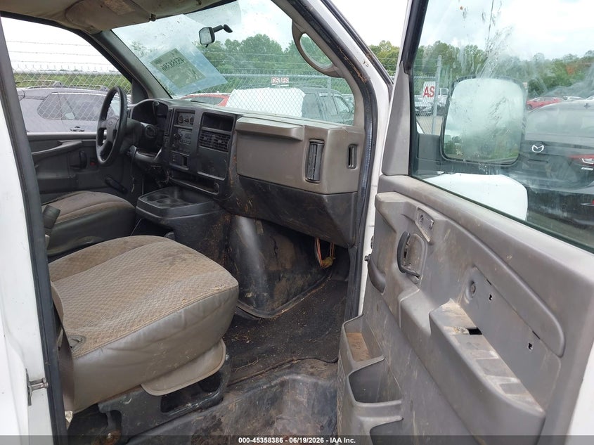 2006 CHEVROLET EXPRESS CUTAWAY auction photo 5