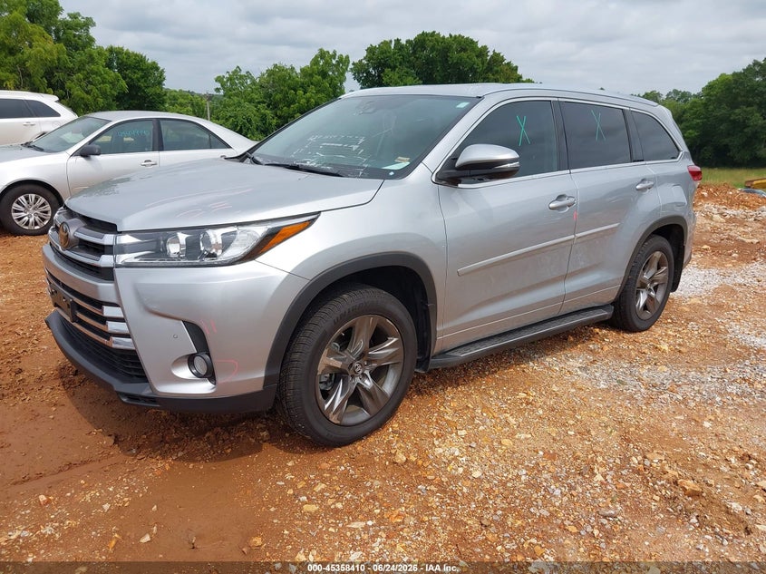 2018 TOYOTA HIGHLANDER auction photo 2