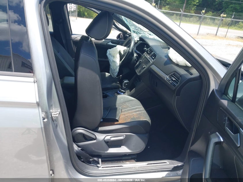 2023 VOLKSWAGEN TIGUAN auction photo 5
