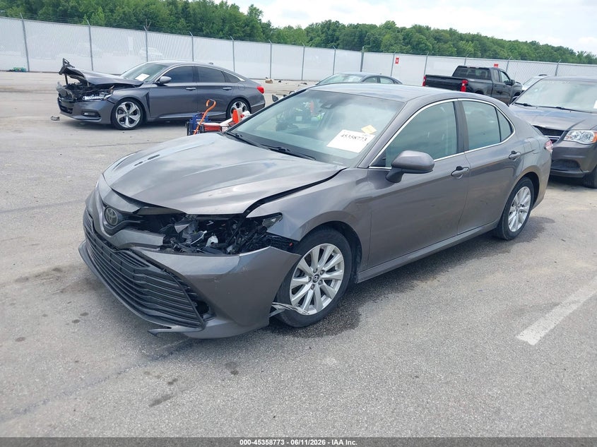 2018 TOYOTA CAMRY auction photo 2