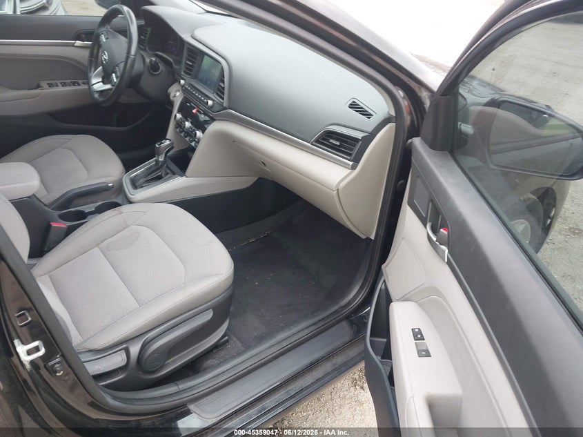 2019 HYUNDAI ELANTRA auction photo 5