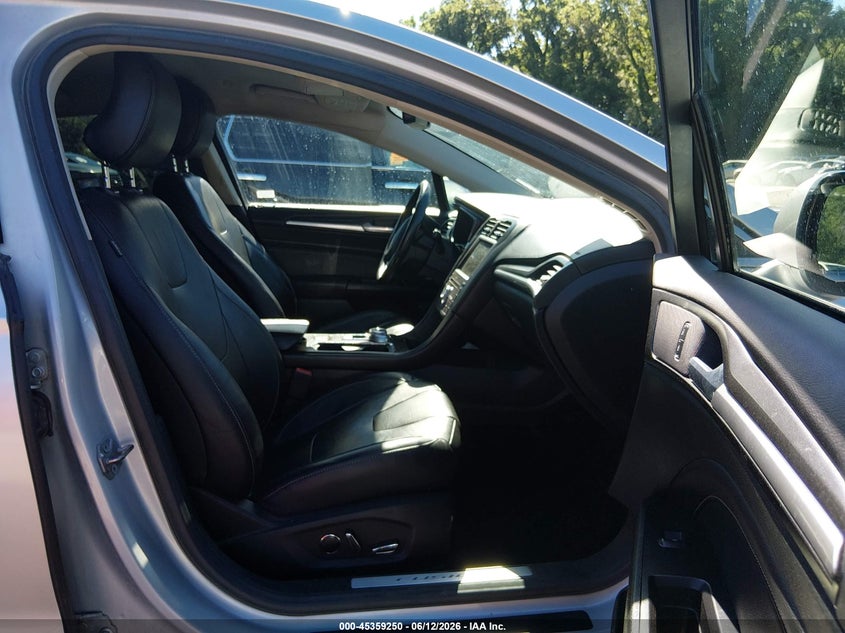 2017 FORD FUSION ENERGI auction photo 5