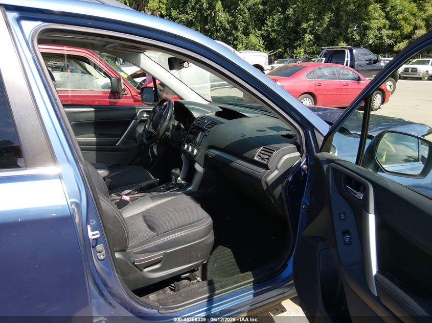 2017 SUBARU FORESTER auction photo 5