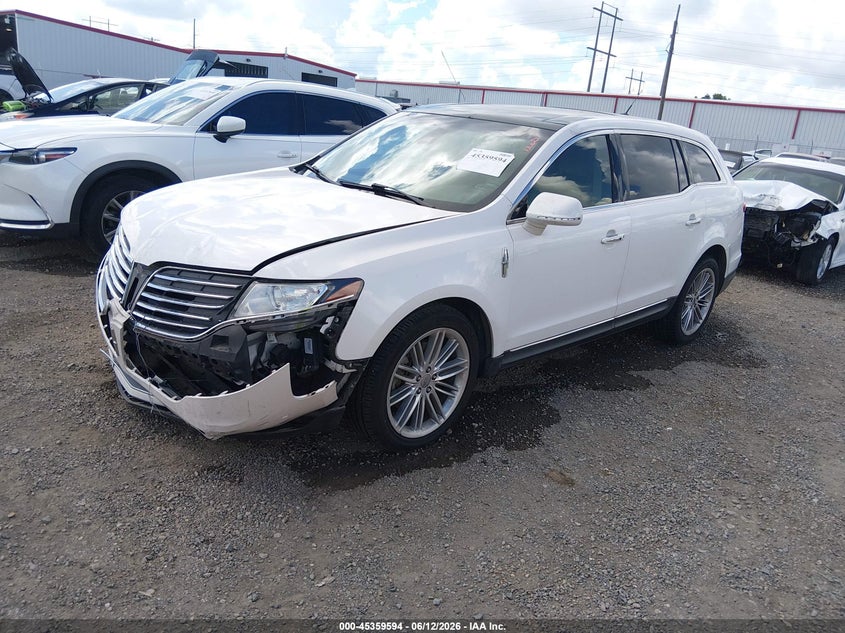 2LMHJ5AT7JBL01547 2018 Lincoln Mkt Reserve photo 1