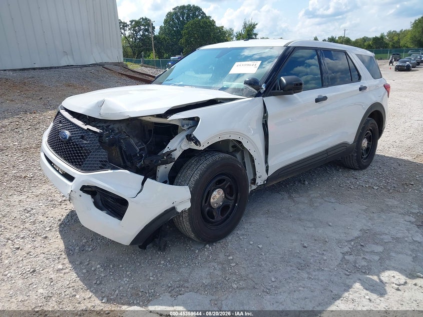 2023 FORD POLICE INTERCEPTOR UTILITY auction photo 2