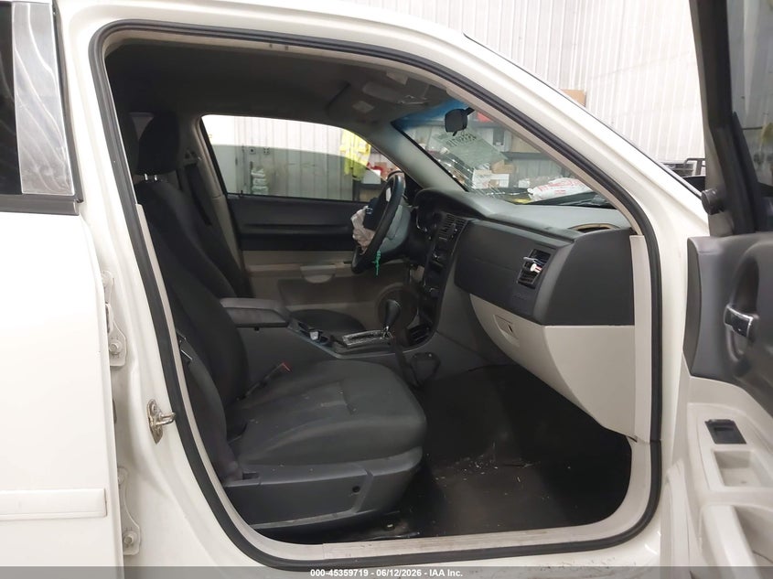 2005 DODGE MAGNUM auction photo 5