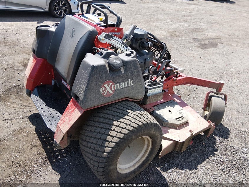 2025 EXMARK VERTEX RIDING MOWER auction photo 4