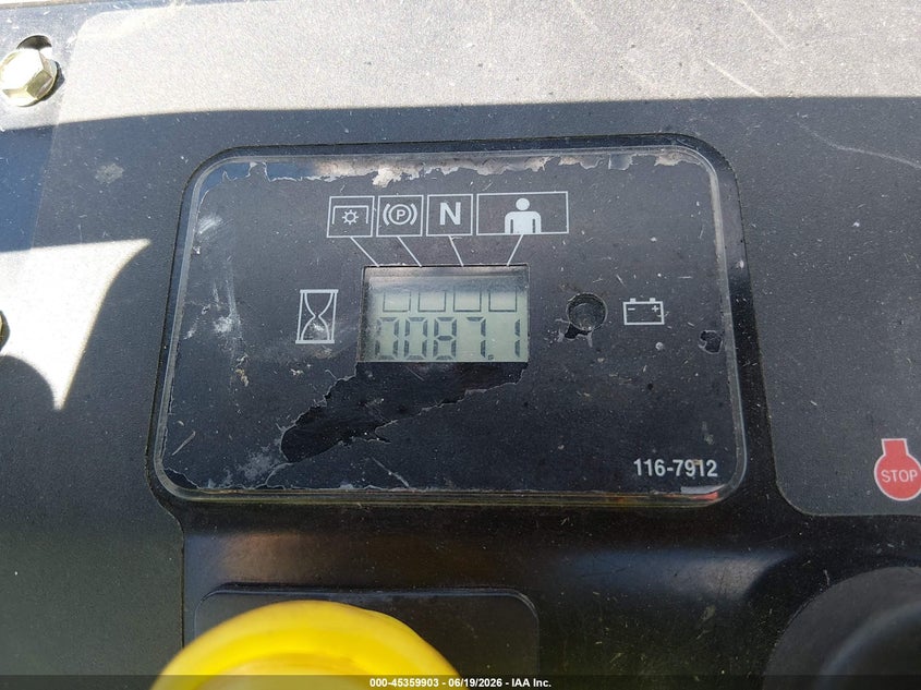 2025 EXMARK VERTEX RIDING MOWER auction photo 7