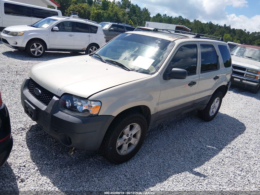 2005 Ford Escape, Normal Wear & Tear, IAAI, VIN 1FMYU03185KD74049 — photo 2