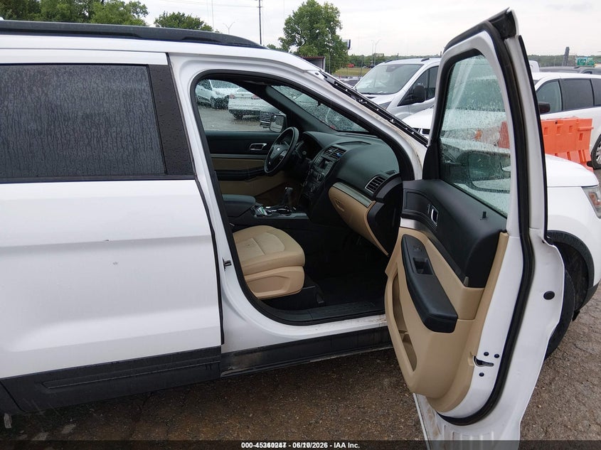 2017 FORD EXPLORER auction photo 5