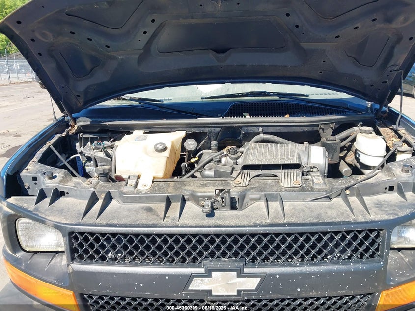 2004 CHEVROLET EXPRESS VAN 6.0L V-8 300HP