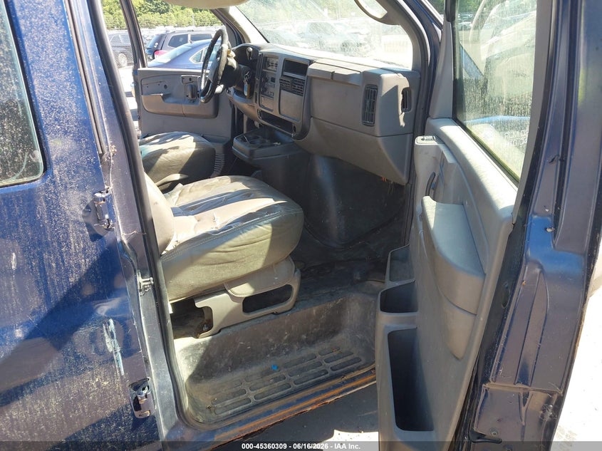 2004 CHEVROLET EXPRESS VAN 6.0L V-8 300HP