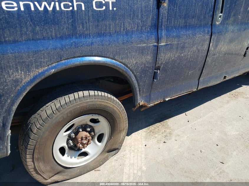 2004 CHEVROLET EXPRESS VAN 6.0L V-8 300HP