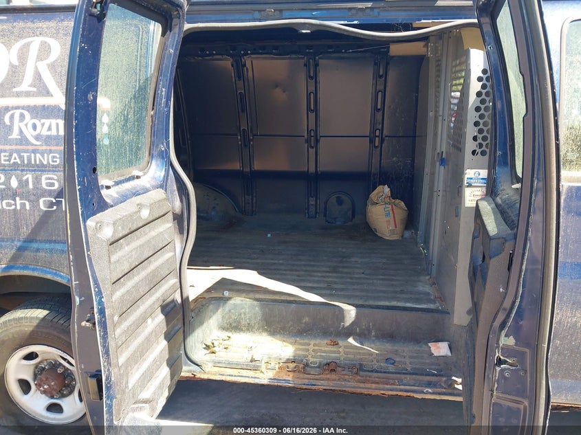 2004 CHEVROLET EXPRESS VAN 6.0L V-8 300HP
