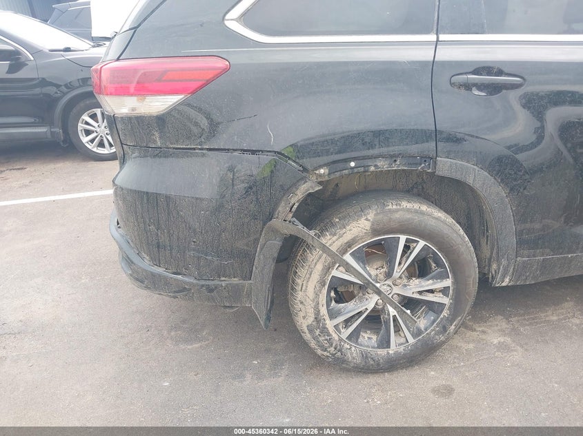 TOYOTA HIGHLANDER - zdjęcie 17