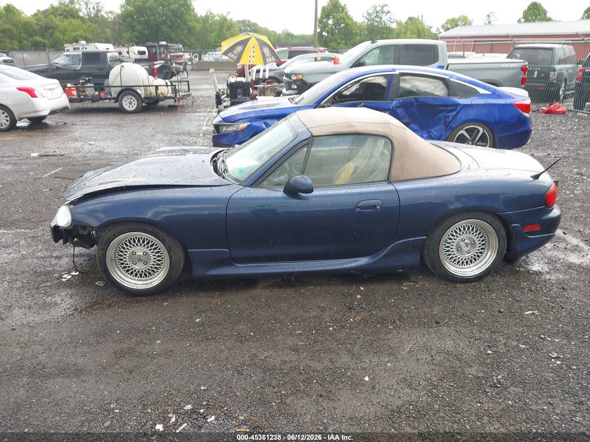 2003 Mazda Mx-5 Miata Cloth/Ls/Se/Shinsen VIN: JM1NB353X30303019 Lot: 45361238
