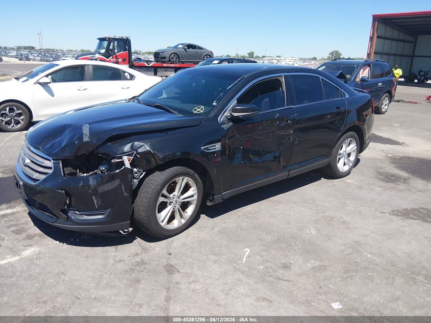 2013 FORD TAURUS auction photo 2