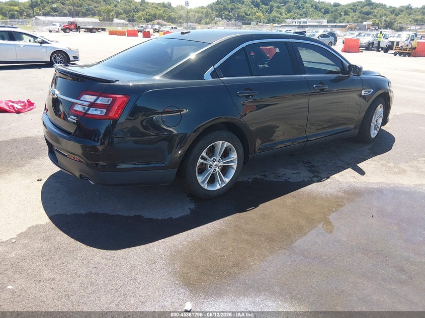 2013 FORD TAURUS auction photo 4