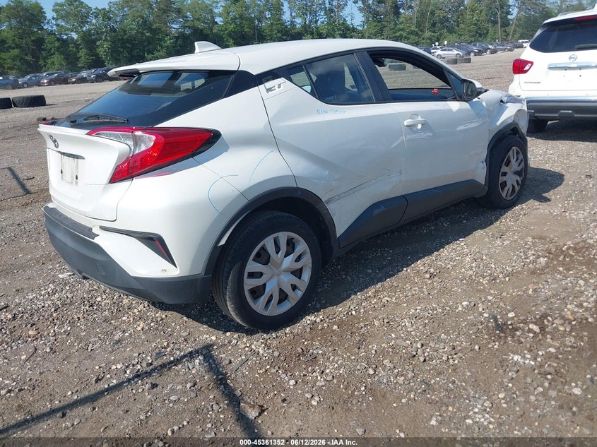 2019 TOYOTA C-HR auction photo 4