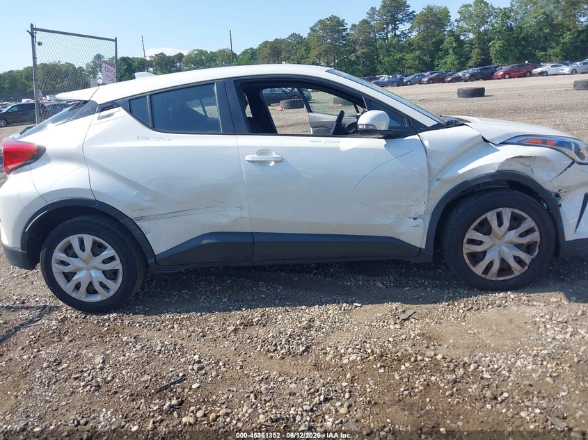 2019 TOYOTA C-HR auction photo 6