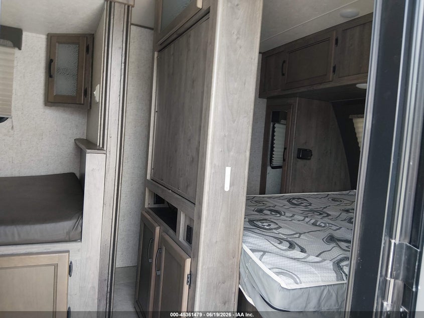 2020 COACHMAN APEX ULTRA LITE auction photo 5
