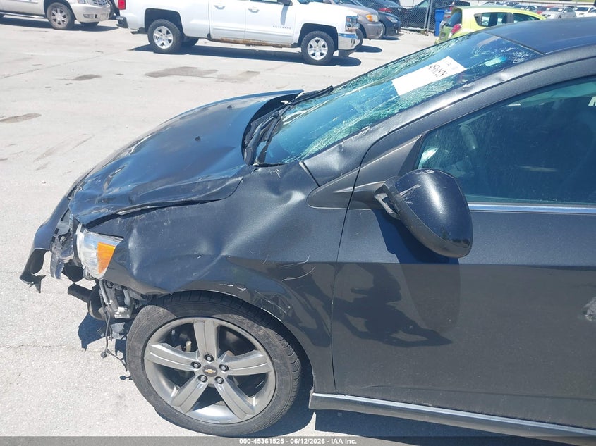 2014 CHEVROLET SONIC auction photo 6