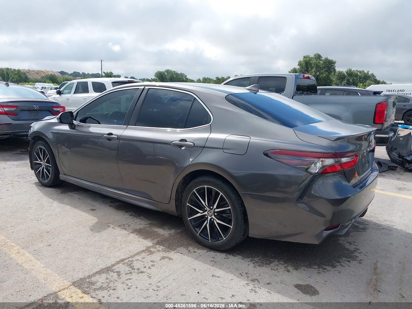 2021 TOYOTA CAMRY auction photo 3