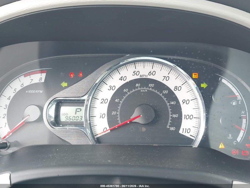 2014 TOYOTA SIENNA auction photo 7