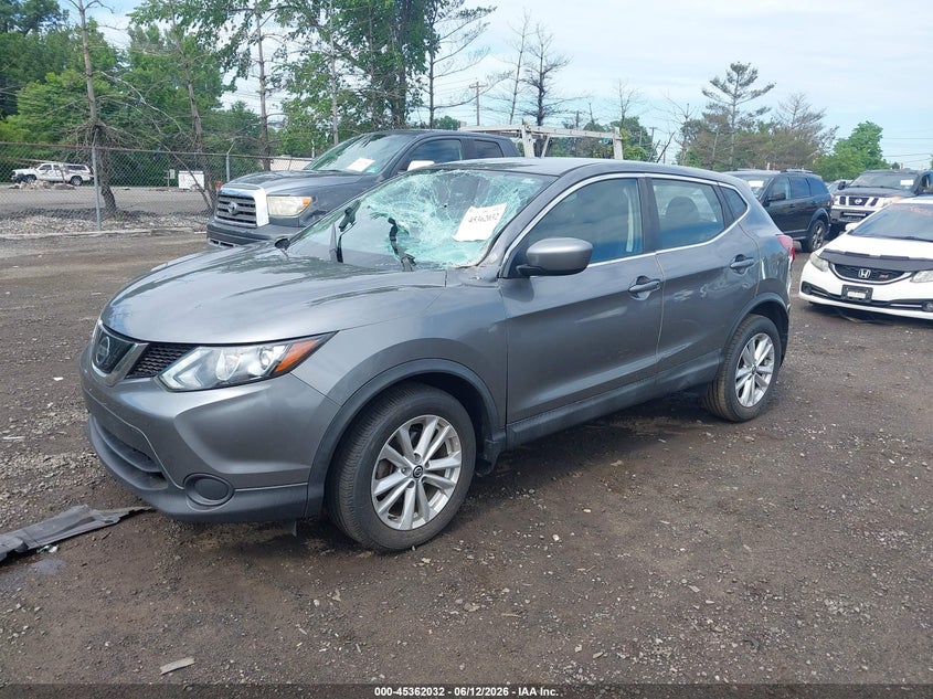 2019 NISSAN ROGUE SPORT auction photo 2