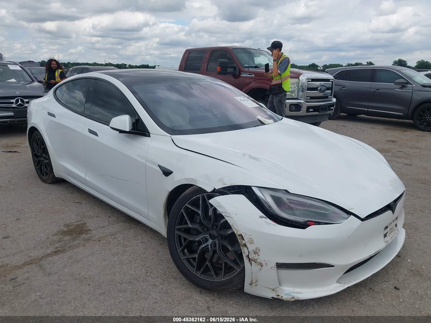 Vin: 5yjsa1e61mf452586, lot: 45860123, tesla model s plaid tri motor all-wheel drive 2021 img_1