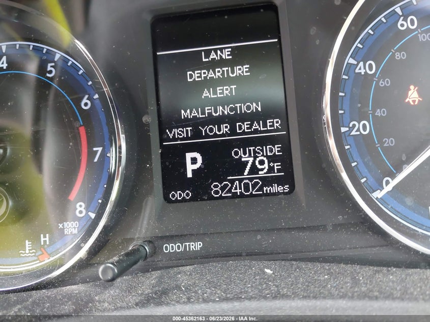 VIN 2T1BURHEXJC101572 2018 TOYOTA COROLLA LE