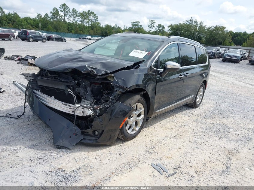 2017 CHRYSLER PACIFICA auction photo 2