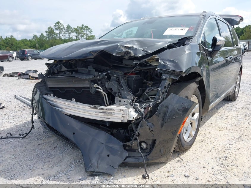 2017 CHRYSLER PACIFICA auction photo 6