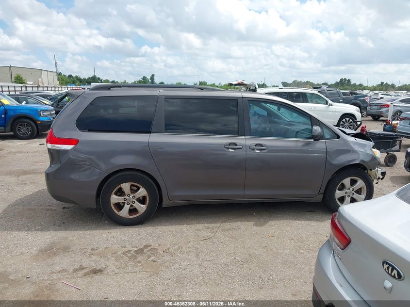 AtlanticExpress - Toyota Sienna