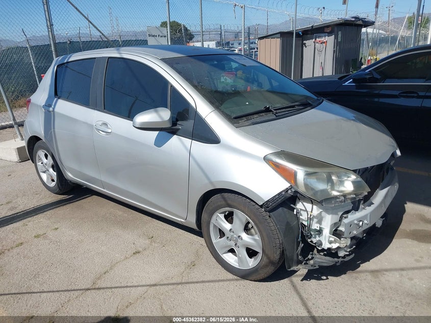 Vin: vnkktud39fa045380, lot: 45860343, toyota yaris l 20151