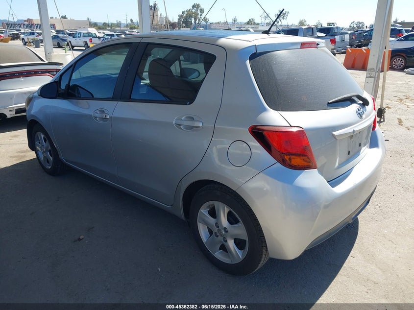 Vin: vnkktud39fa045380, lot: 45860343, toyota yaris l 20153