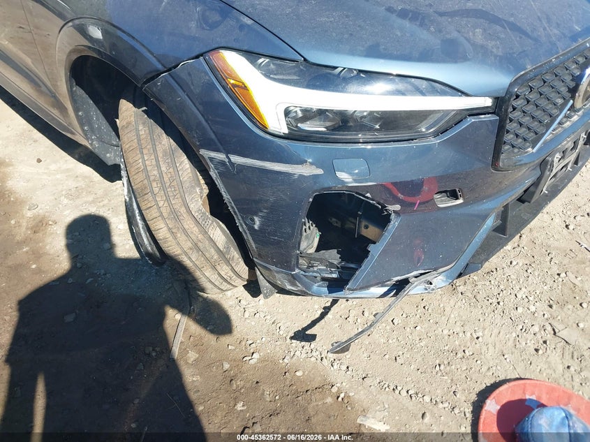 2024 VOLVO XC60 auction photo 6