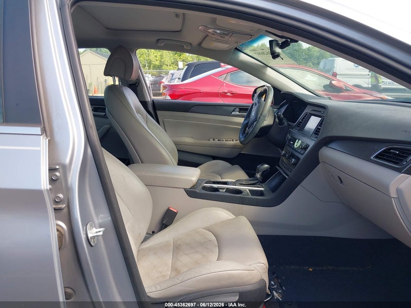 2017 HYUNDAI SONATA auction photo 5