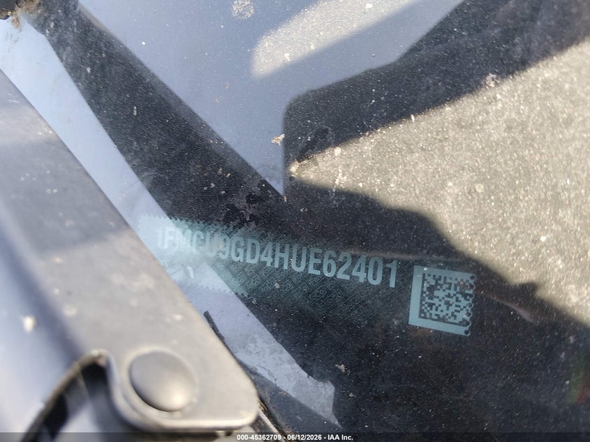 VIN 1FMCU9GD4HUE62401 2017 FORD ESCAPE SE